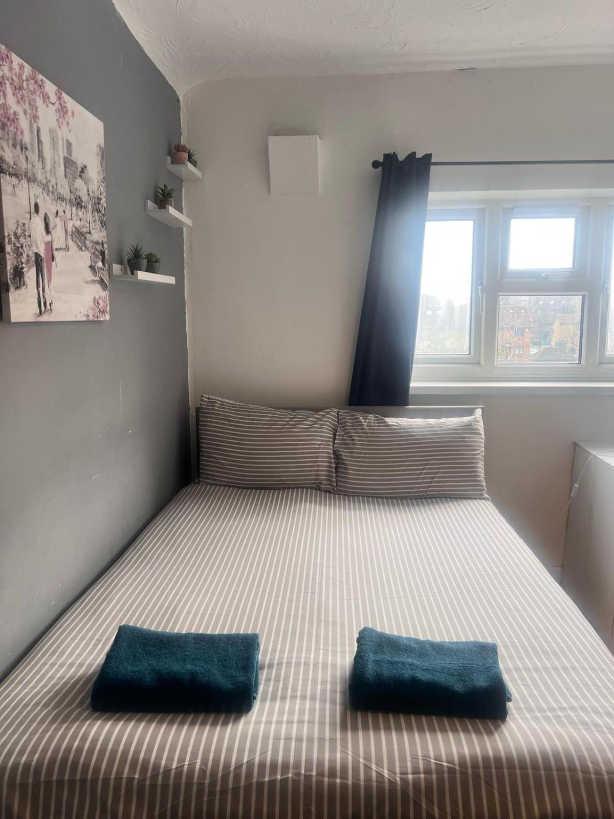 Quarto em Acomodações Particulares Colebert Avenue